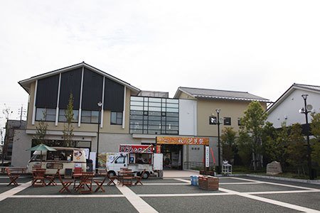 奥の細道むすびの地記念館